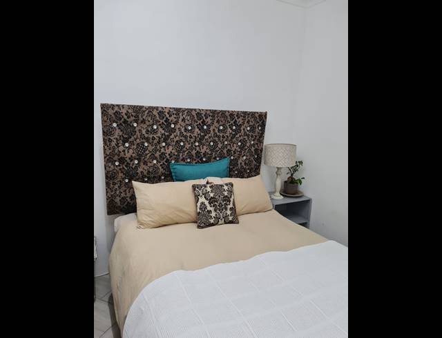 9 BEDROOM FREESTANDING FOR SALE IN HERRWOOD PARK